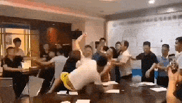 大乱斗！“价格战”竟导致群殴？（完整视频曝光）