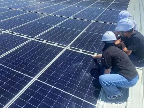 强强联合!全球首个柔性连接BIPV彩涂屋面项目铺装成功!