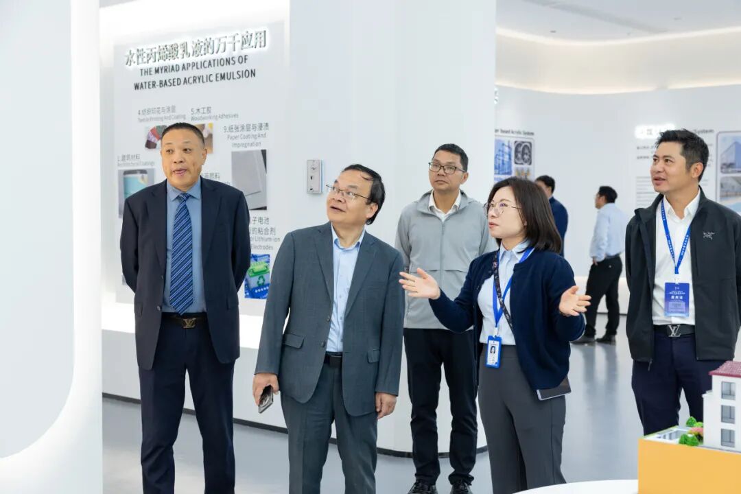 巴德士董事长方学平 行走进恒和永盛 刘展威热情接待