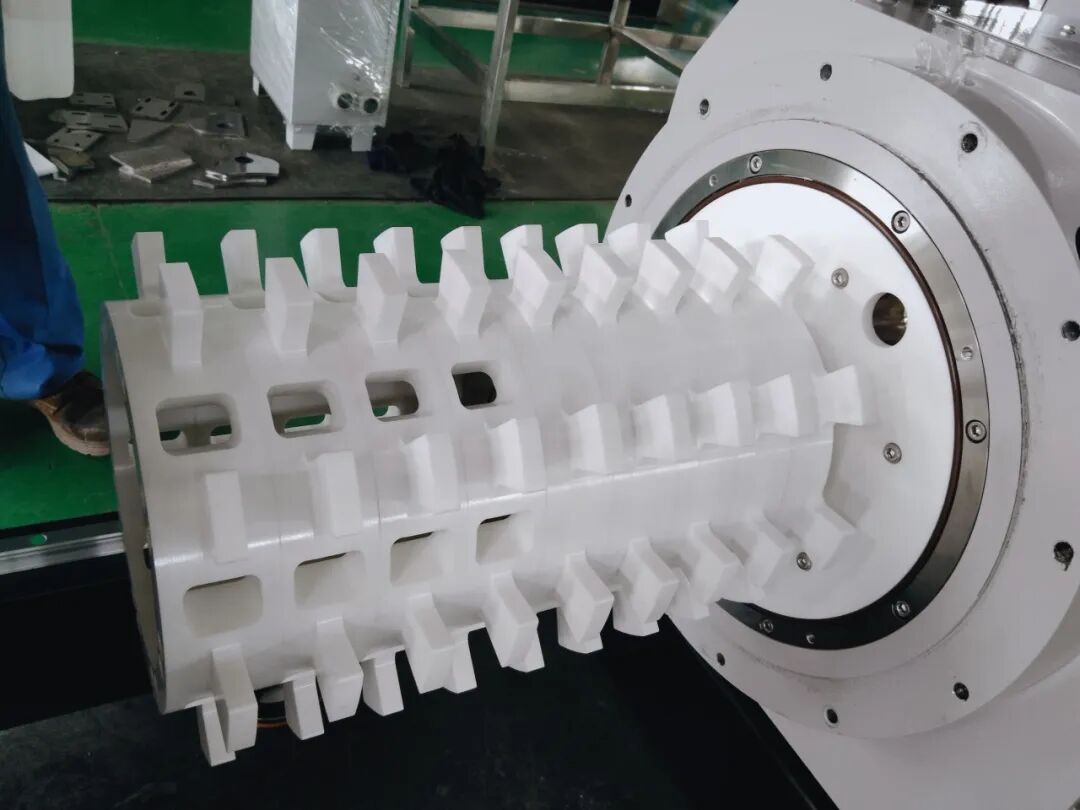 宇顺智能纳米砂磨机：破解锂电正极材料研磨难题